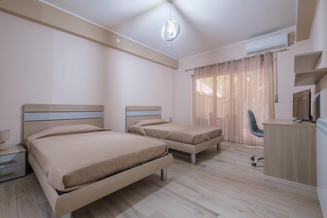Damilhouse 1 Apartment Messina Bagian luar foto